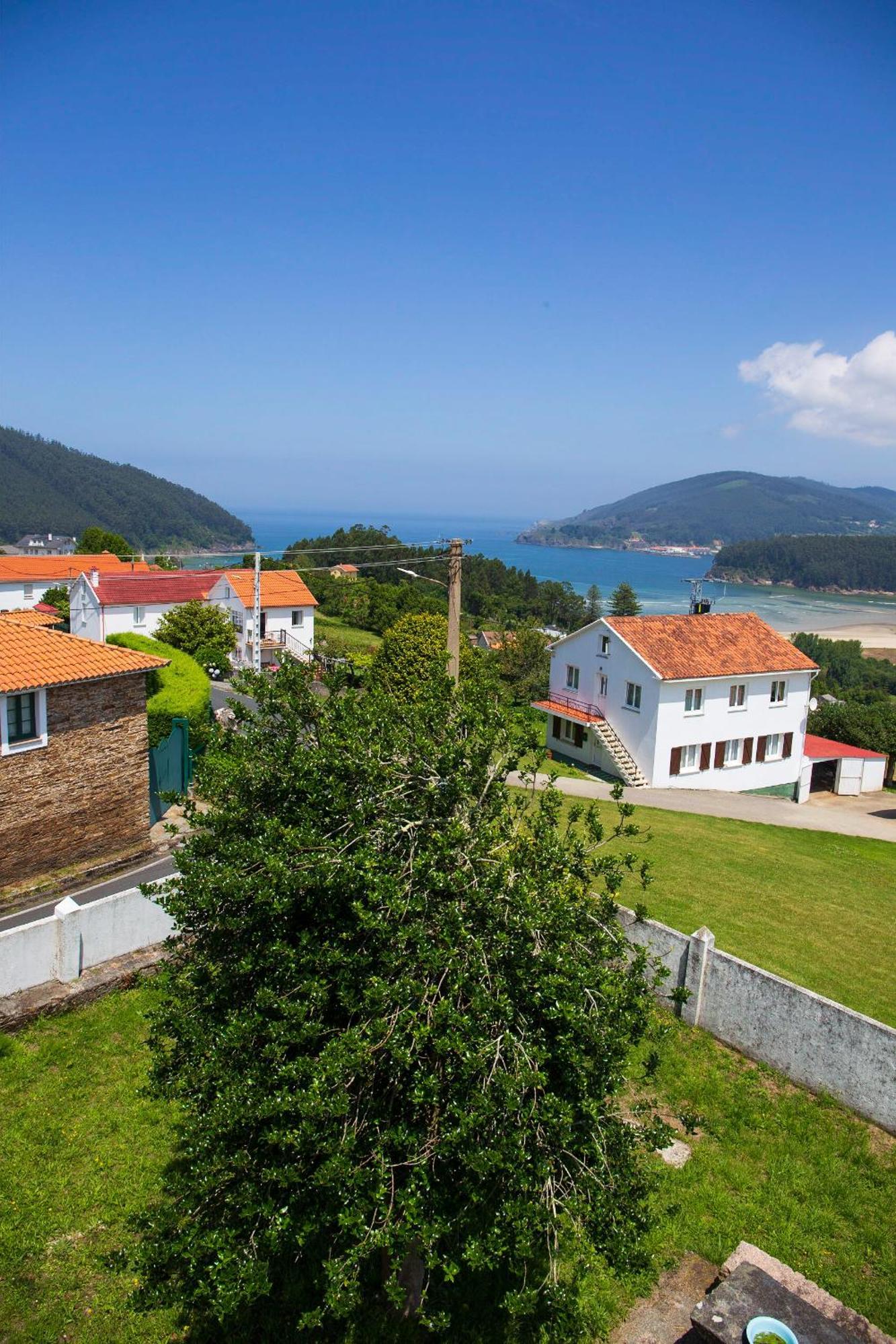 Beachfront Surf & Holiday House, Charming & Quiet Valdoviño Eksteriør billede